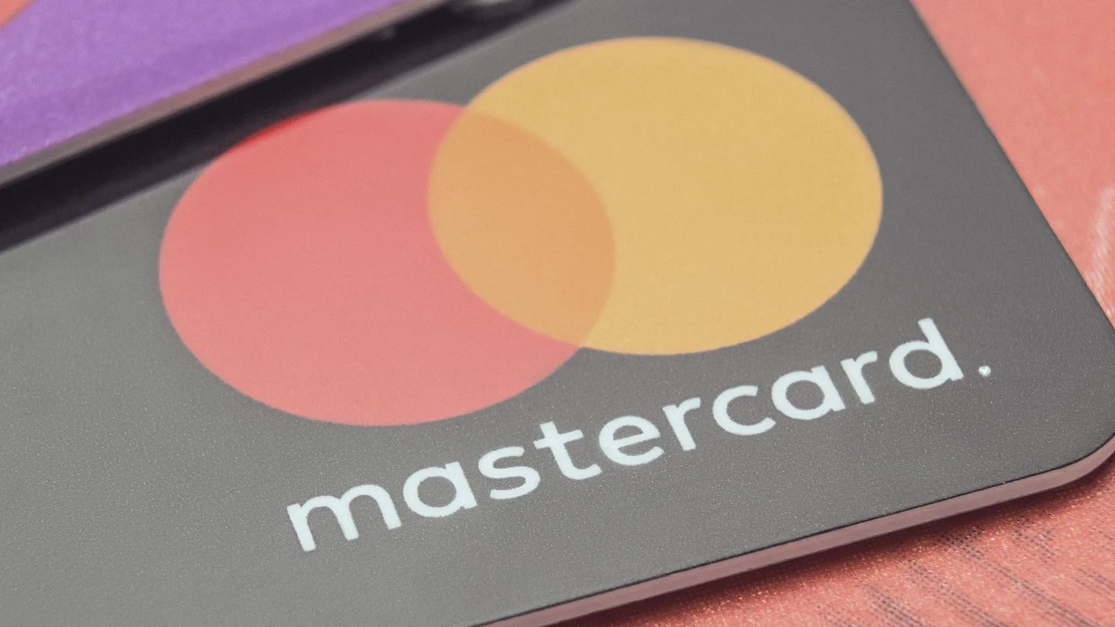 SoFi Mastercard işlemlerini SoFiUSD ile uzlaştıran ilk banka oldu