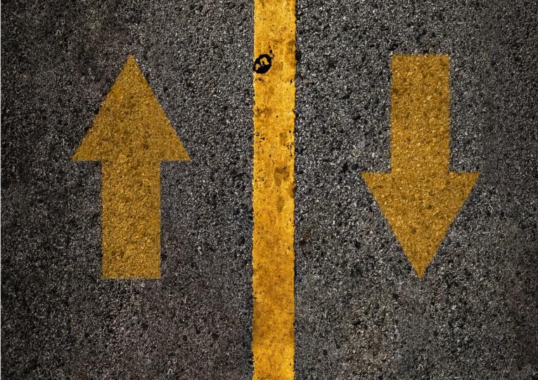 Bitcoin se mantiene en $59.700 mientras EE. UU. e Irán se desescalan