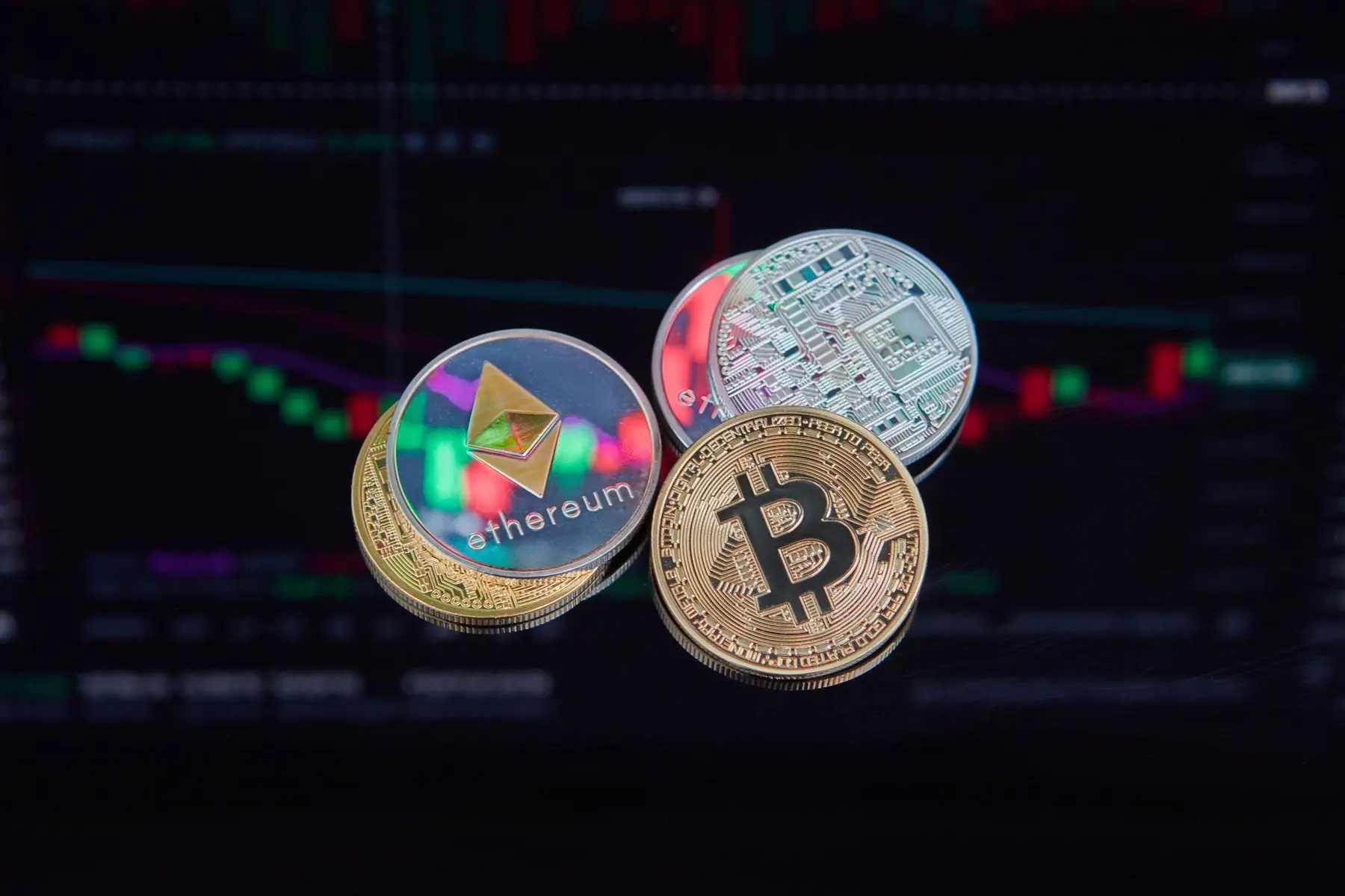 Crypto Selloff Faces Oil Pressure and $330M in Liquidations