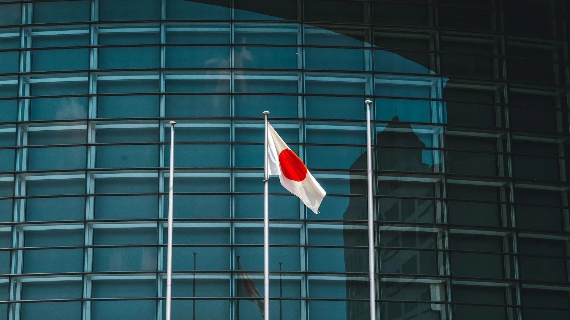 Bitcoin reste près de 64 000 $ après la décision de la BoJ