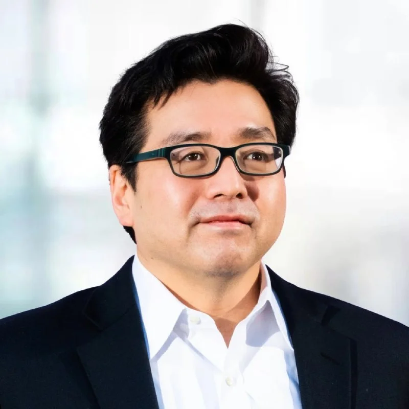 Tom Lee, Korku Artarken Güçlü Risk-Getiri Fırsatı Görüyor