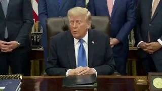 Trump Claims US Controls Strait of Hormuz as Oil Risks Rise