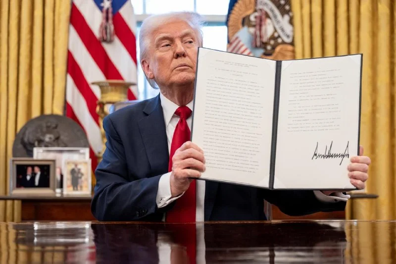 Trump Signs Two Executive Orders Reshaping Fintech Rules and Banking Security!