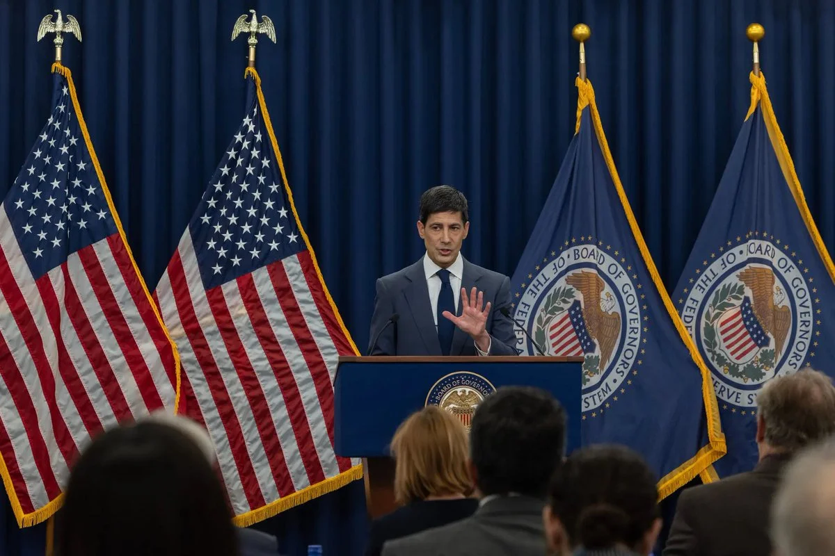 Warsh (Fed) maintient les taux lors de sa première conférence FOMC